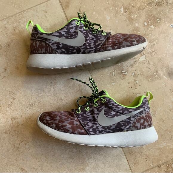 Womens Nike Roshe Run Print sz 6.5 sneaker shoe - Picture 8 of 10